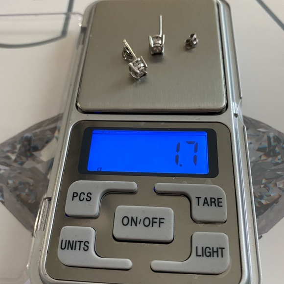 Diamond studs in 14k white gold - Picture 4 of 11